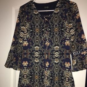 Flowering dress. Medium sleeve